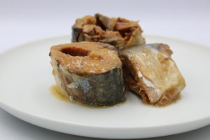 天長食品 鯖味噌煮の鯖缶4